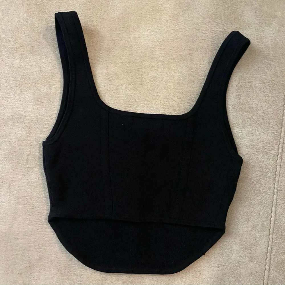 Babaton Black Crop Top - Picture 3 of 3